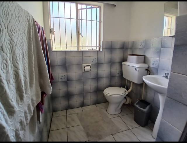 3 BEDROOM HOUSE FOR SALE IN LEONDALE